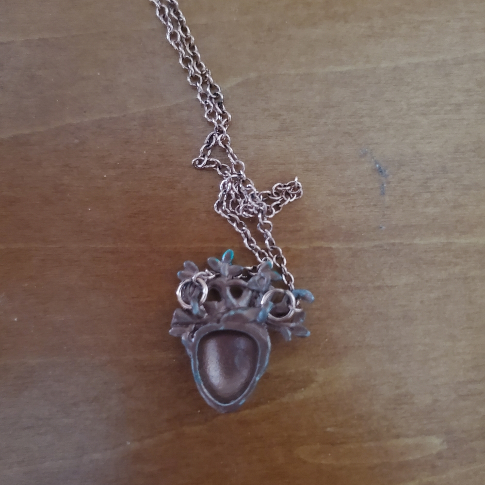 Tree Heart Necklace - Picture 4 of 4